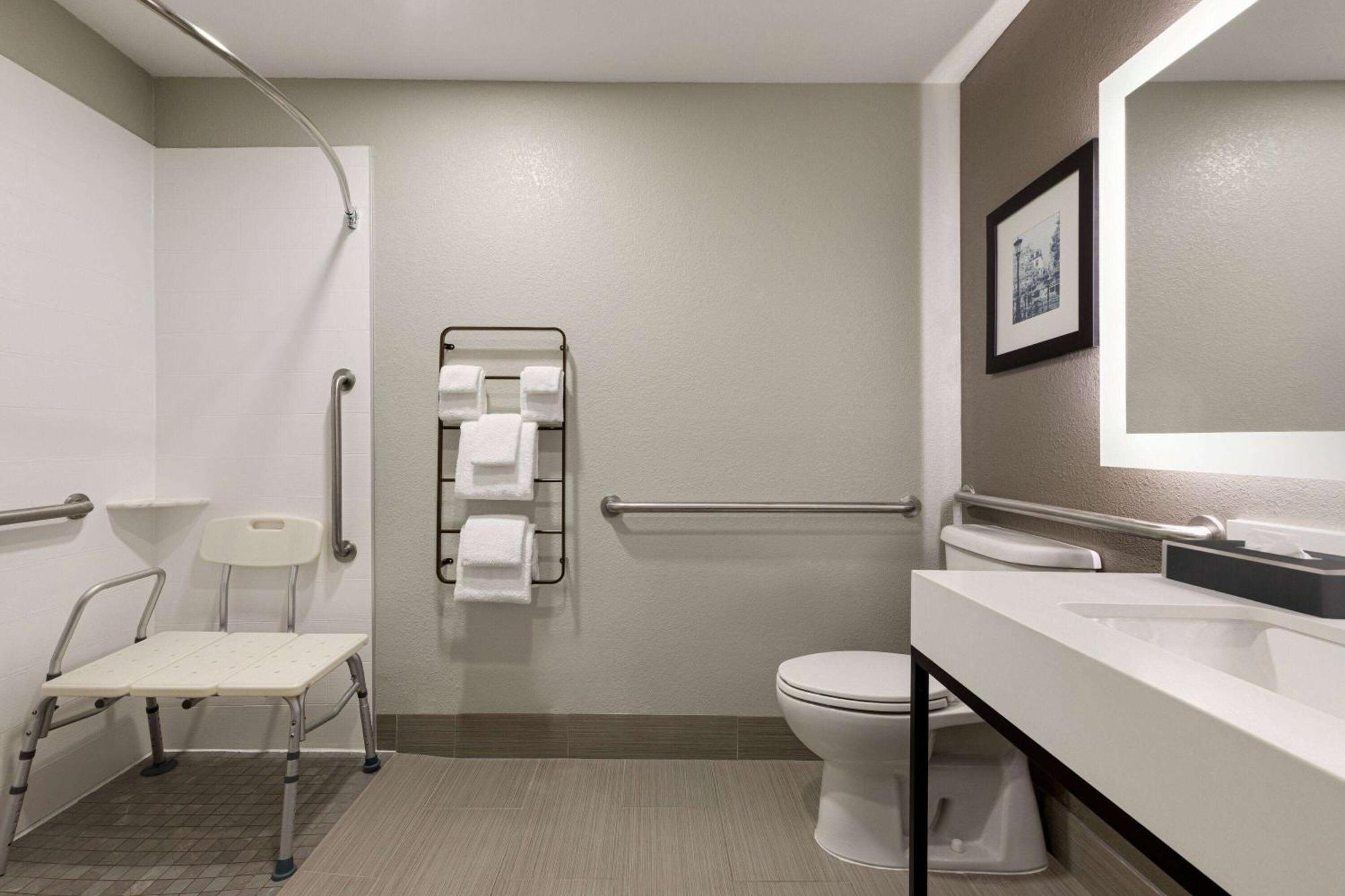 La Quinta By Wyndham Oxford - Anniston Ξενοδοχείο Εξωτερικό φωτογραφία